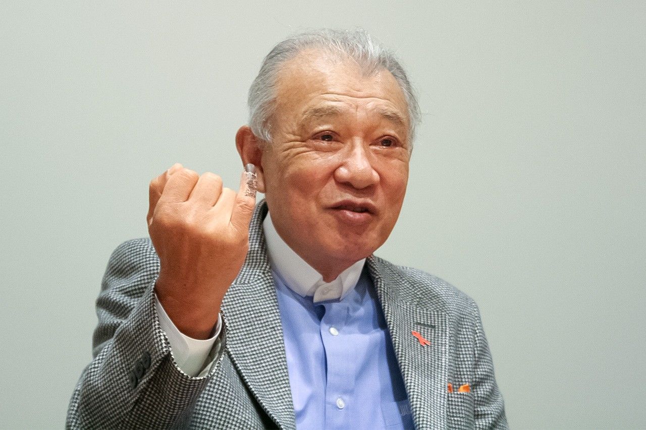 At our November 16 interview, Sasakawa shows a finger he dipped into the ink meant to prevent double-voting. “It’s supposed to come off in a few days, but more than a week later it still looks like this!” he laughs.