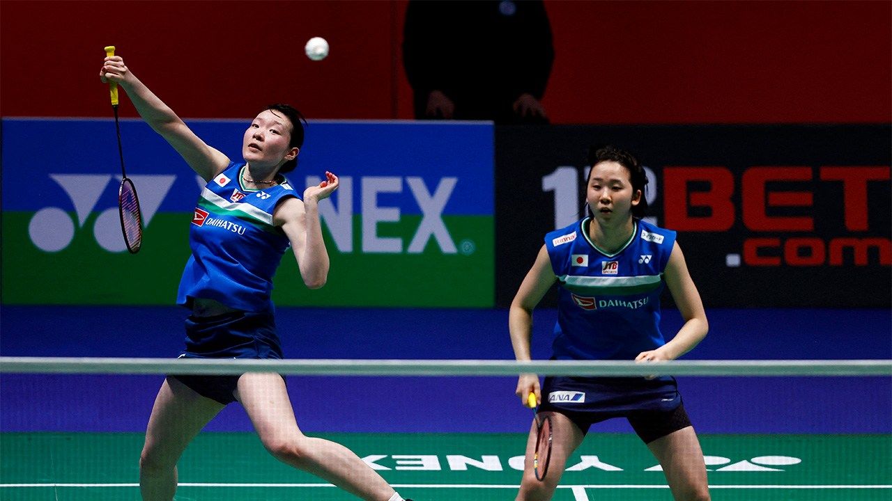 Badminton Pair Nagahara Wakana and Matsumoto Mayu Use Their Height to Reach for Gold Nippon