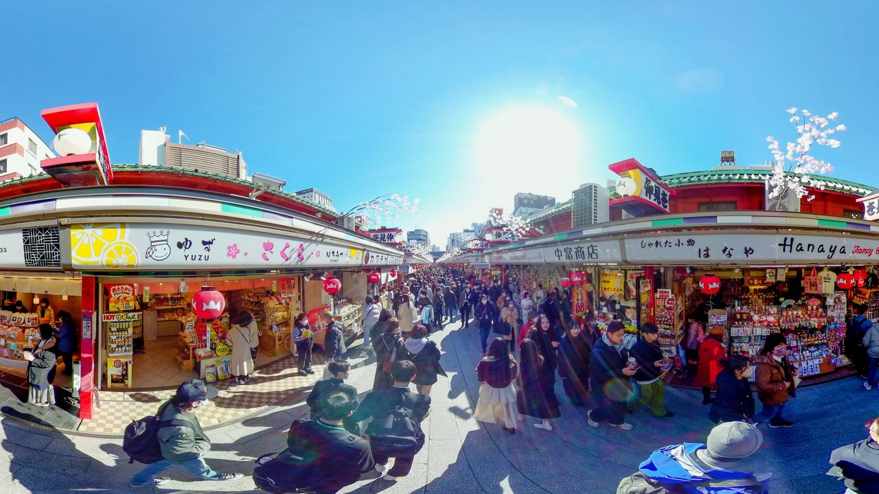 The Nakamise shopping street on the omotesandō main approach leading to the temple Sensōji.