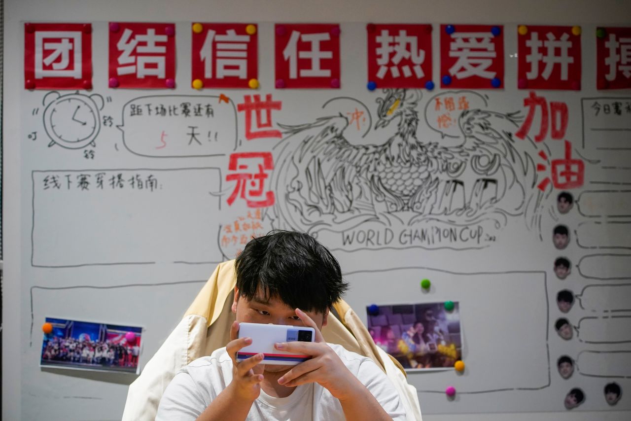 A Rogue Warriors esports team member trains for the game "Arena of Valor" at his club in Shanghai, China September 3, 2021. Picture taken September 3, 2021. REUTERS/Aly Song
