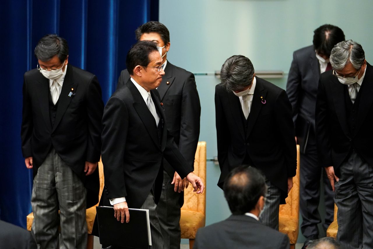 Fumio Kishida, Japan