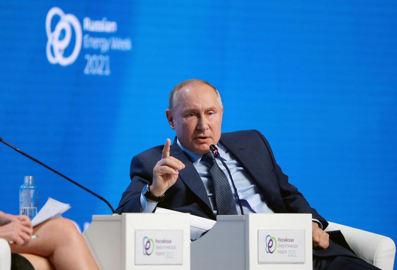 Russian President Vladimir Putin speaks during a plenary session of the Russian Energy Week International Forum in Moscow, Russia October 13, 2021. Sputnik/Mikhail Metzel/Pool via REUTERS