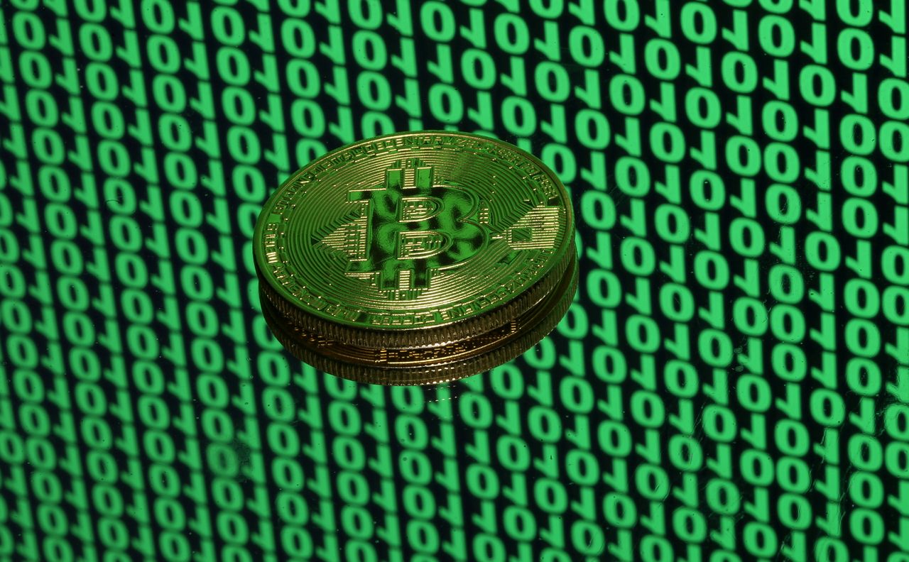 Bitcoin hovers near 6-month high on ETF hopes, inflation worries |  Nippon.com