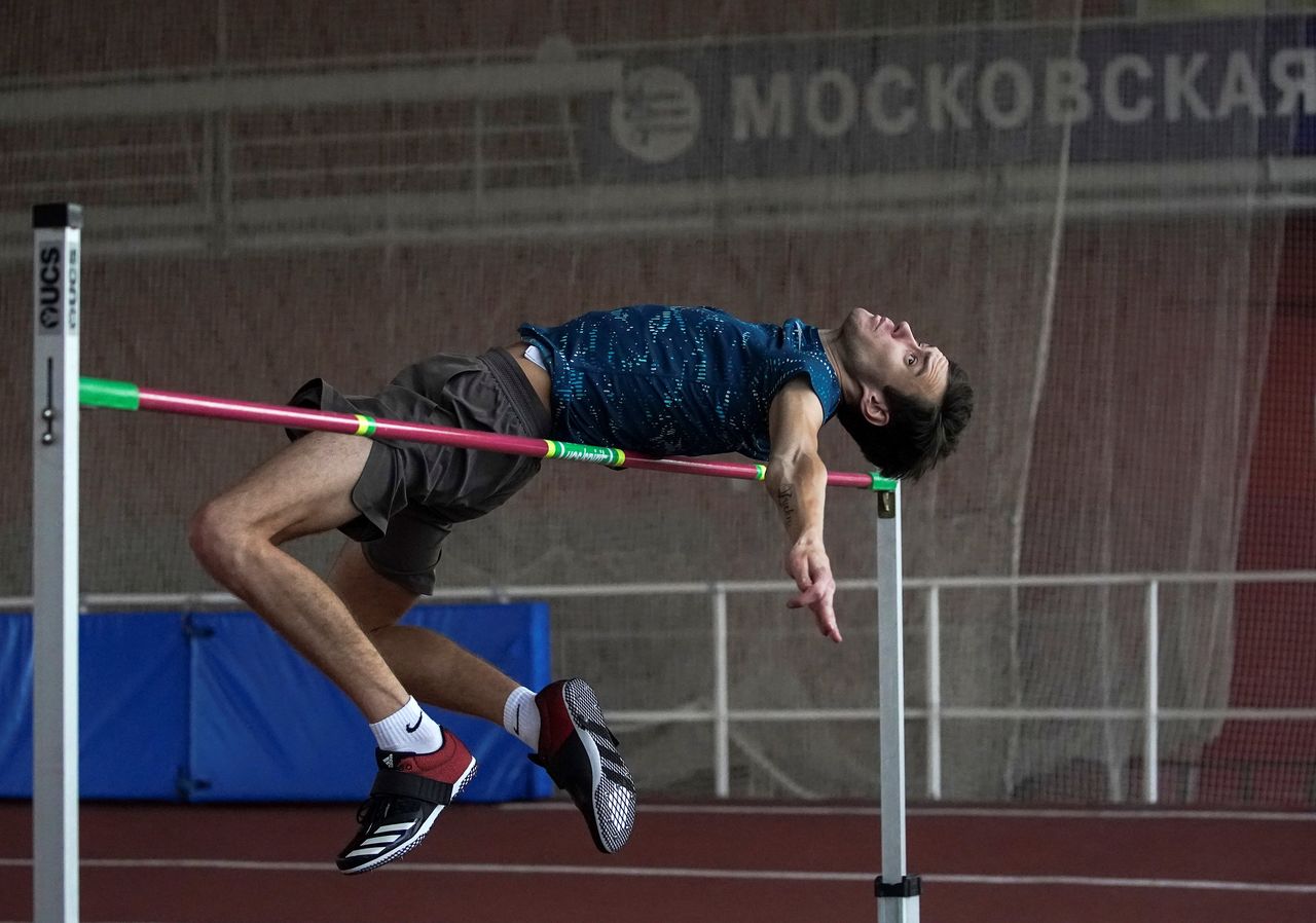 Russian high jumper Danil Lysenko trains at a sports centre in Moscow, Russia October 19, 2021. Picture taken October 19, 2021. REUTERS/Tatyana Makeyeva
