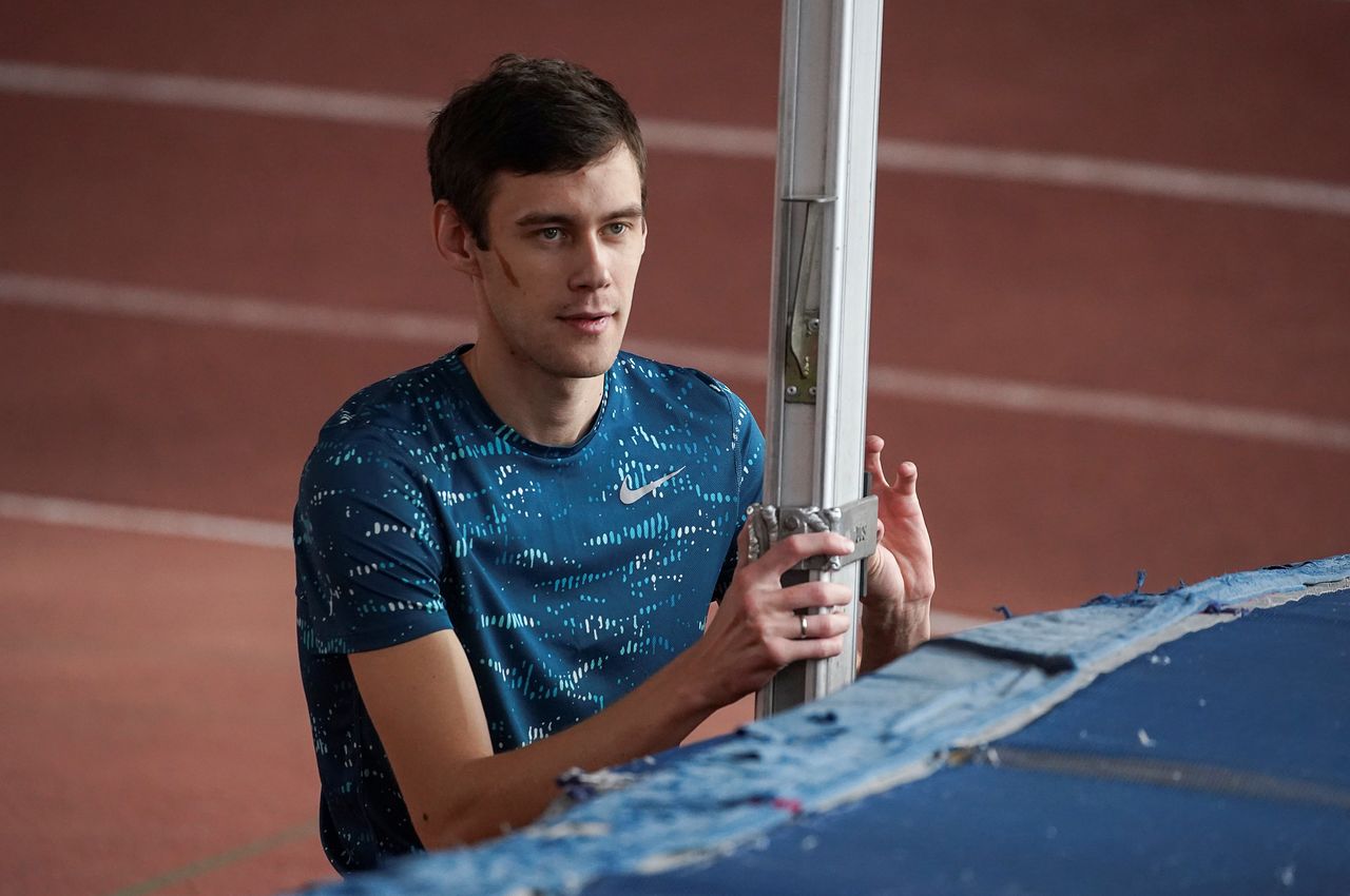 Russian high jumper Danil Lysenko attends a training session at a sports centre in Moscow, Russia October 19, 2021. Picture taken October 19, 2021. REUTERS/Tatyana Makeyeva