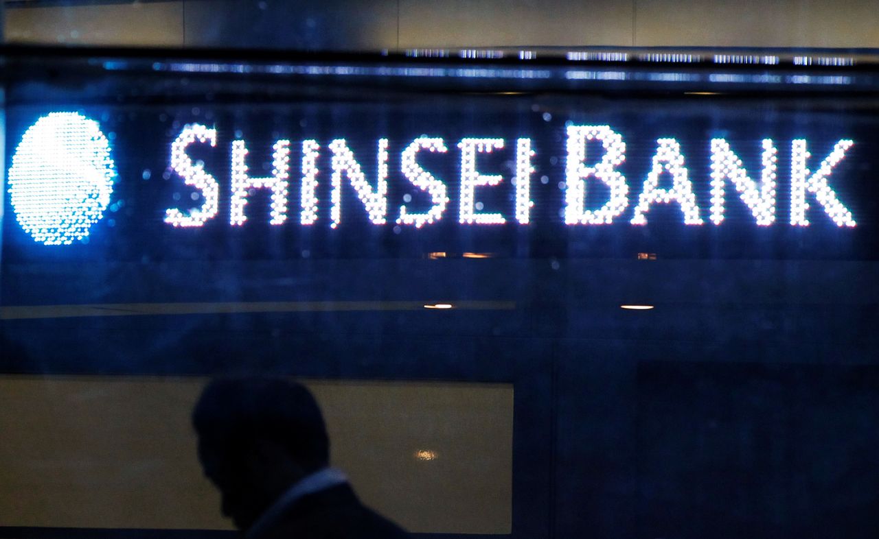 FILE PHOTO: The Shinsei Bank logo is pictured at the lobby of the bank in Tokyo, Oct. 22, 2010. REUTERS/Yuriko Nakao