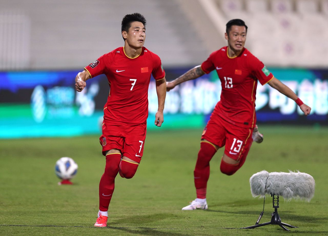 Soccer Football - World Cup - Asian Qualifiers - Third Round - Group B - China v Australia - Sharjah Stadium, Sharjah, United Arab Emirates - November 16, 2021 China