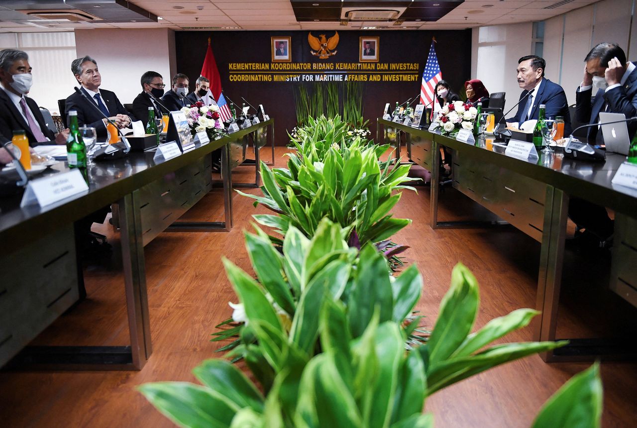 U.S. Secretary of State Antony Blinken meets with the Coordinating Minister for Maritime Affairs and Investment Luhut Binsar Pandjaitan at the Coordinating Ministry for Maritime Affairs and Investment in Jakarta, Indonesia December 14, 2021. Olivier Douliery/Pool via REUTERS