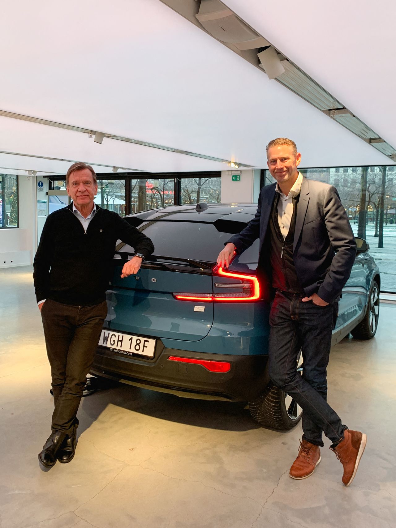 Volvo Cars CEO Hakan Samuelsson and Northvolt CEO Peter Carlsson pose for a picture in Stockholm, Sweden, December 10, 2021. Picture taken December 10, 2021. REUTERS/Helena Soderpalm