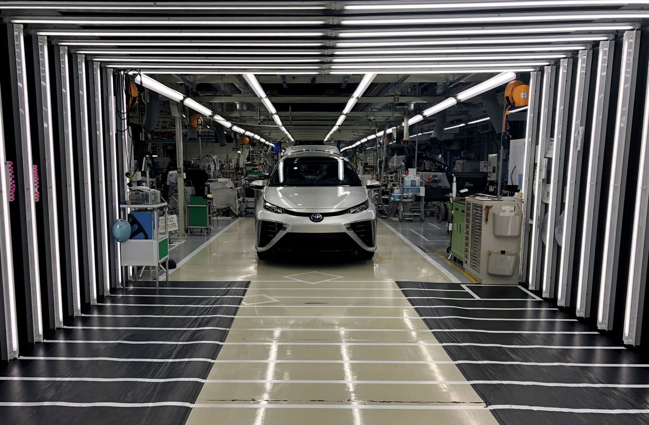 FILE PHOTO: A Toyota Mirai fuel cell vehicle awaits final inspection at a Toyota Motor Corp. factory in Toyota in Aichi Prefecture, Japan, April 11, 2019. Picture taken on April 11, 2019. REUTERS/Joe White
