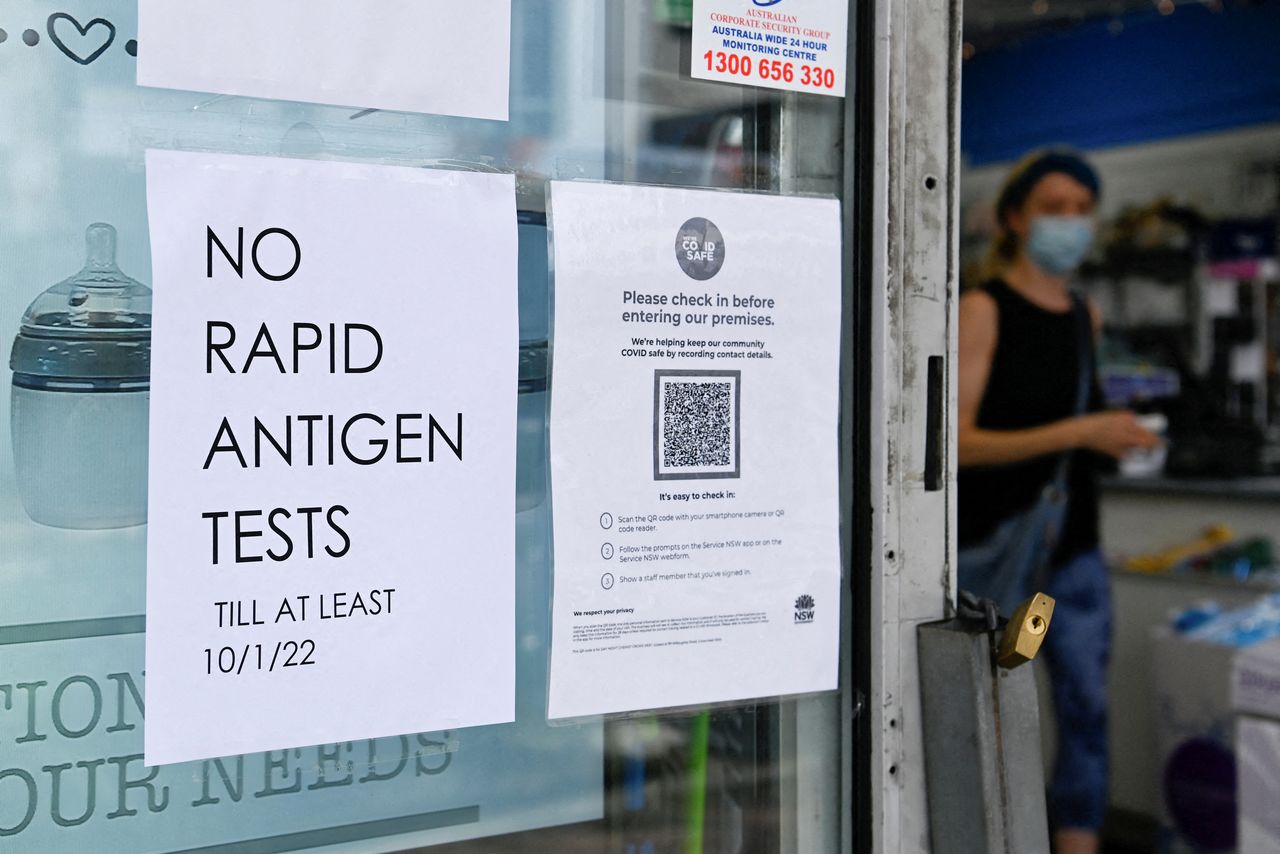 A pharmacy displays a sign to inform customers that Rapid Antigen Test kits are sold out in wake of the coronavirus disease (COVID-19) in Sydney, Australia, January 5, 2022. REUTERS/Jaimi Joy