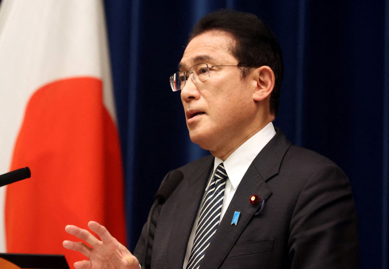 FILE PHOTO: Japanese Prime Minister Fumio Kishida speaks before the media at his official residence as an extraordinary Diet session was closed, in Tokyo, Japan December 21, 2021. Yoshikazu Tsuno/Pool via REUTERS