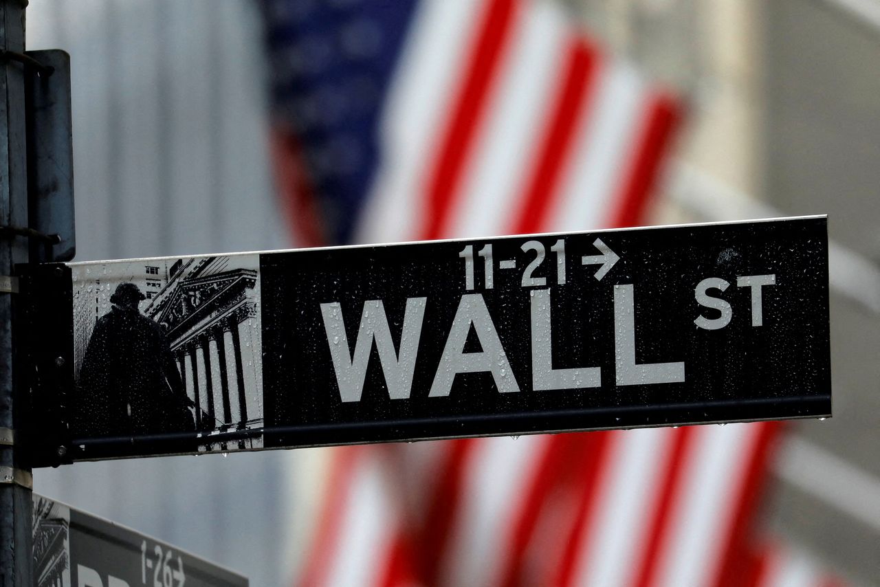 Wall Street rally fizzles as Fed tightening fears spook investors ...