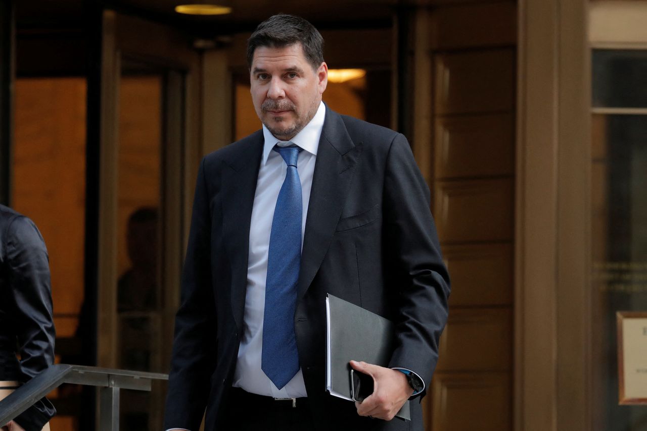 Sprint Chief Executive Officer Marcelo Claure departs a hearing at Manhattan Federal Court during the T-Mobile/Sprint federal case in New York City, New York, U.S., January 15, 2020.  REUTERS/Lucas Jackson