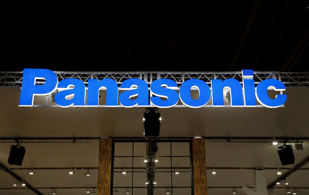 FILE PHOTO: A logo of Panasonic Corp is pictured at the CEATEC JAPAN 2017 (Combined Exhibition of Advanced Technologies) at the Makuhari Messe in Chiba, Japan, October 2, 2017.   REUTERS/Toru Hanai