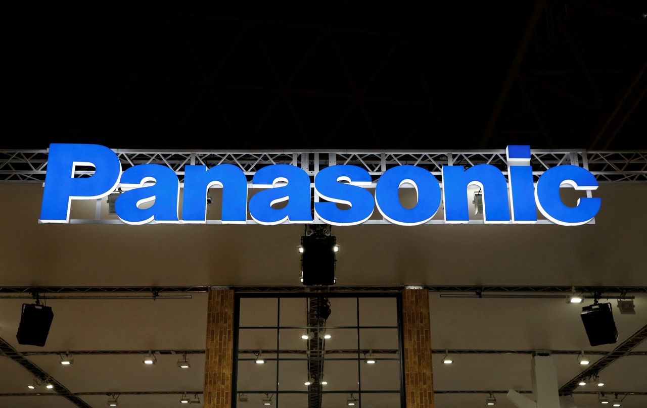 FILE PHOTO: A logo of Panasonic Corp is pictured at the CEATEC JAPAN 2017 (Combined Exhibition of Advanced Technologies) at the Makuhari Messe in Chiba, Japan, October 2, 2017. REUTERS/Toru Hanai