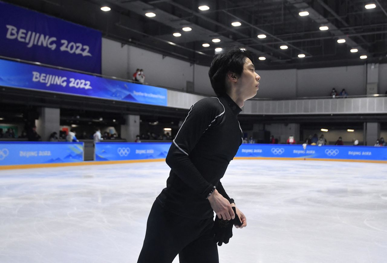 2022 Beijing Olympics - Figure Skating - Training - Capital Indoor Stadium, Beijing, China - February 7, 2022. Yuzuru Hanyu of Japan  during training REUTERS/Toby Melville