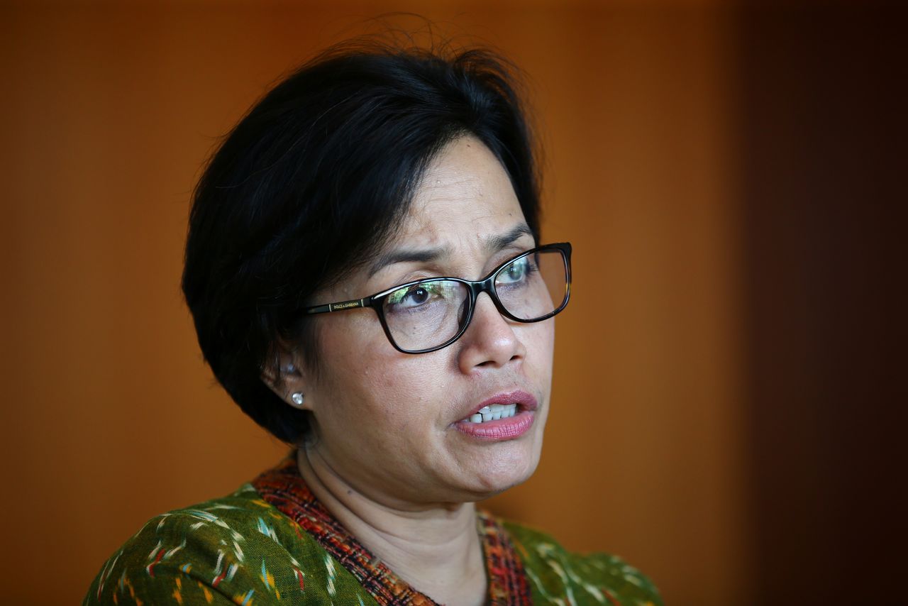 FILE PHOTO: Indonesian Finance Minister Sri Mulyani Indrawati during an interview with Reuters ahead of the G20 summit in Hamburg, Germany, July 6, 2017.        REUTERS/Wolfgang Rattay