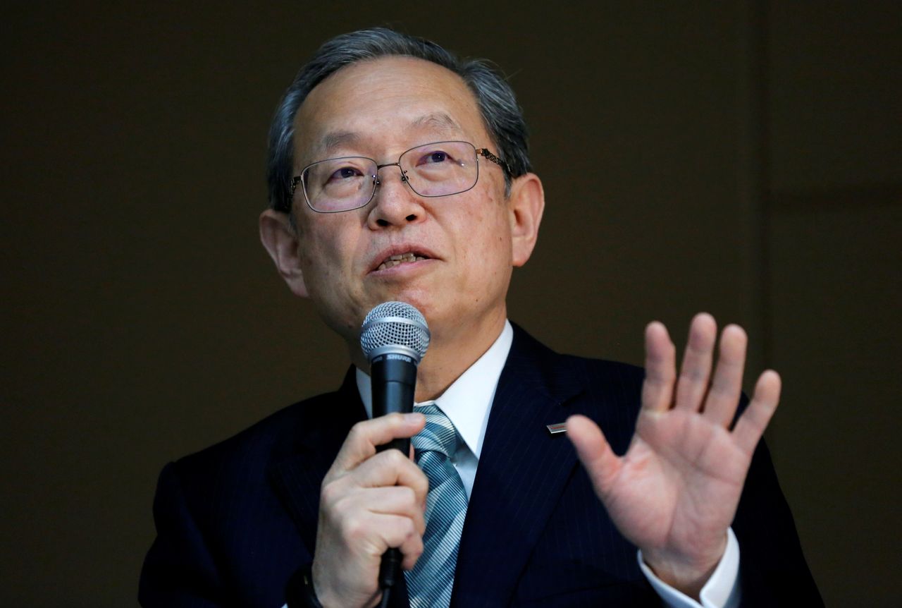 FILE PHOTO: Toshiba Corp CEO Satoshi Tsunakawa attends a news conference at the company