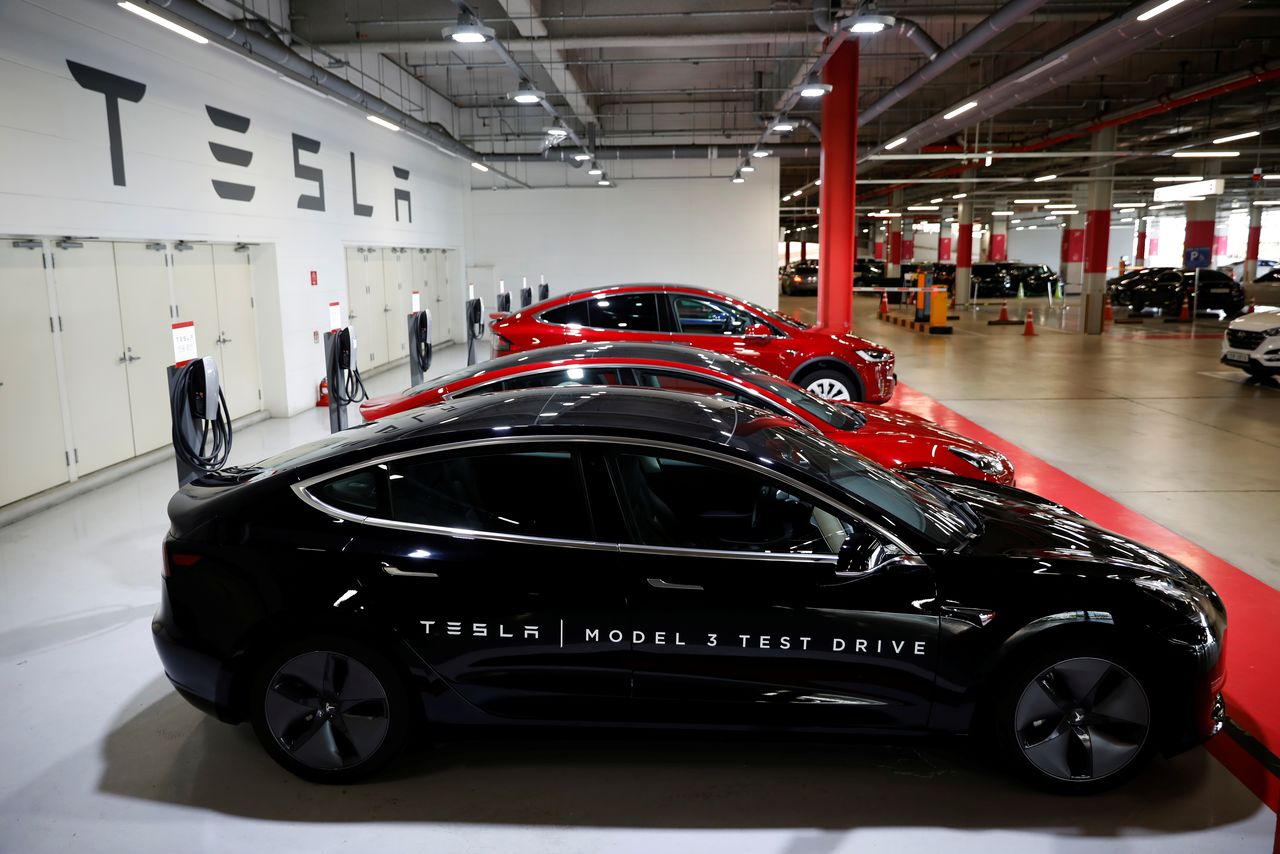 Tesla electric vehicles for test driving are parked in Hanam, South Korea, July 6, 2020. Picture taken on July 6, 2020. REUTERS/Kim Hong-Ji