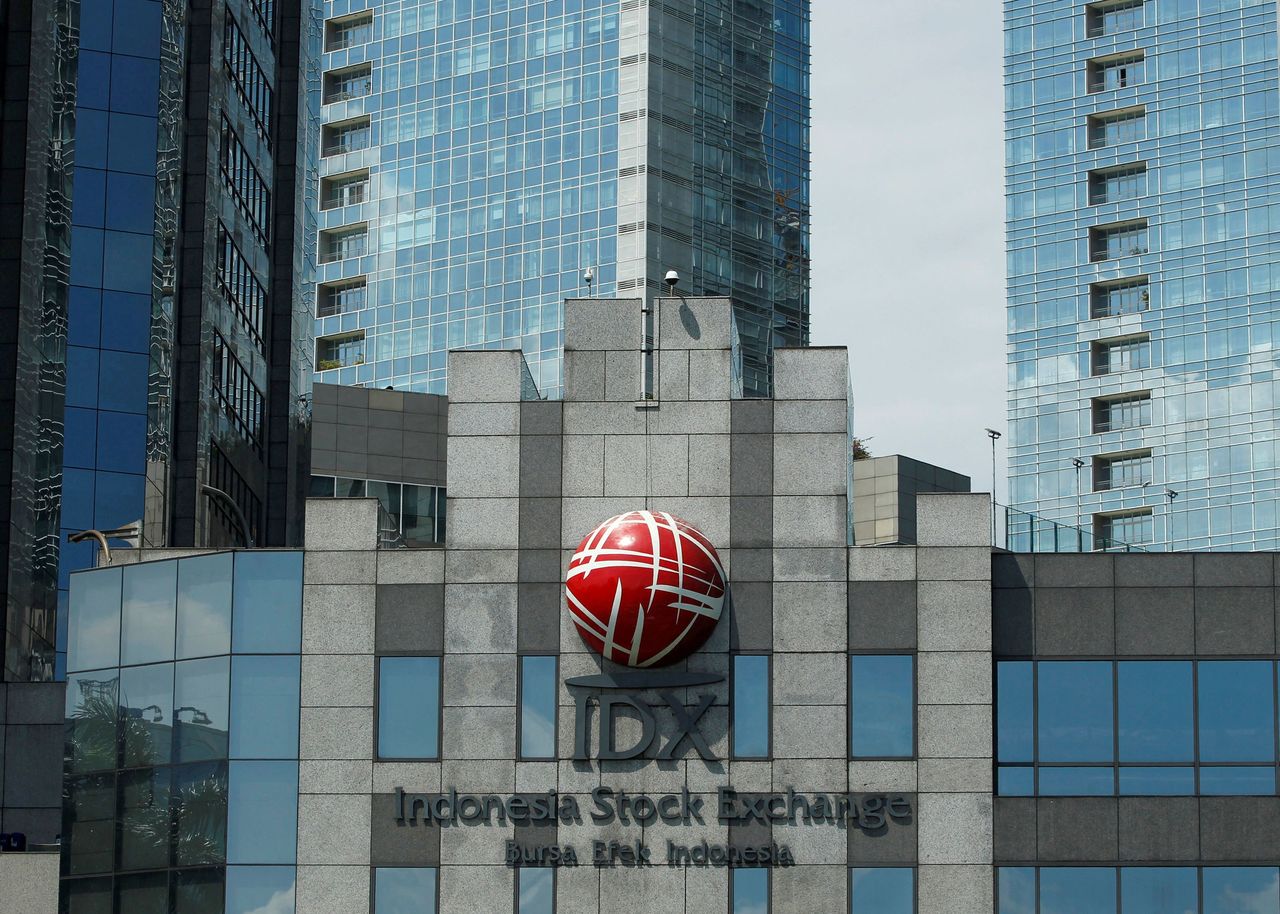 FILE PHOTO: A view of the Indonesia Stock Exchange building in Jakarta, Indonesia June 23, 2016. REUTERS/Iqro Rinaldi/File Photo
