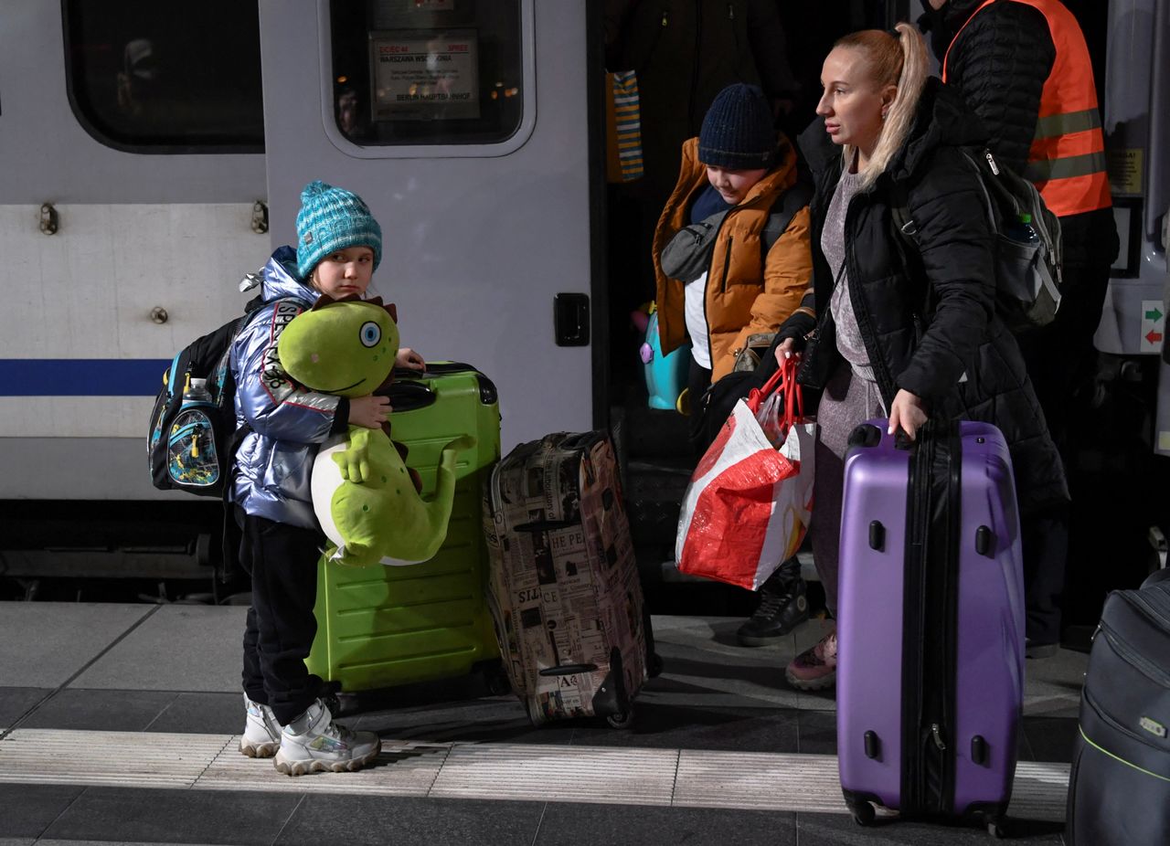 People arrive at Berlin