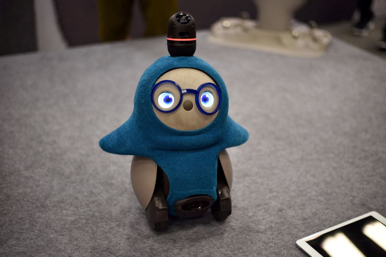 FILE PHOTO: Lovot, a robotic companion made in Japan, is on display at the Austin Convention Center at the South by Southwest (SXSW) conference and festivals in Austin, Texas, U.S., March 11, 2019.  REUTERS/Sergio Flores