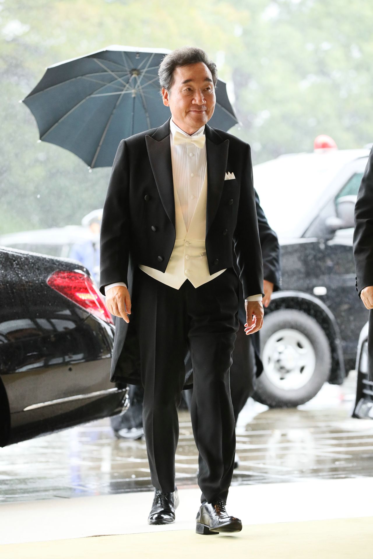 Prime Minister Lee Nak-yeon represents South Korea. (© Jiji)