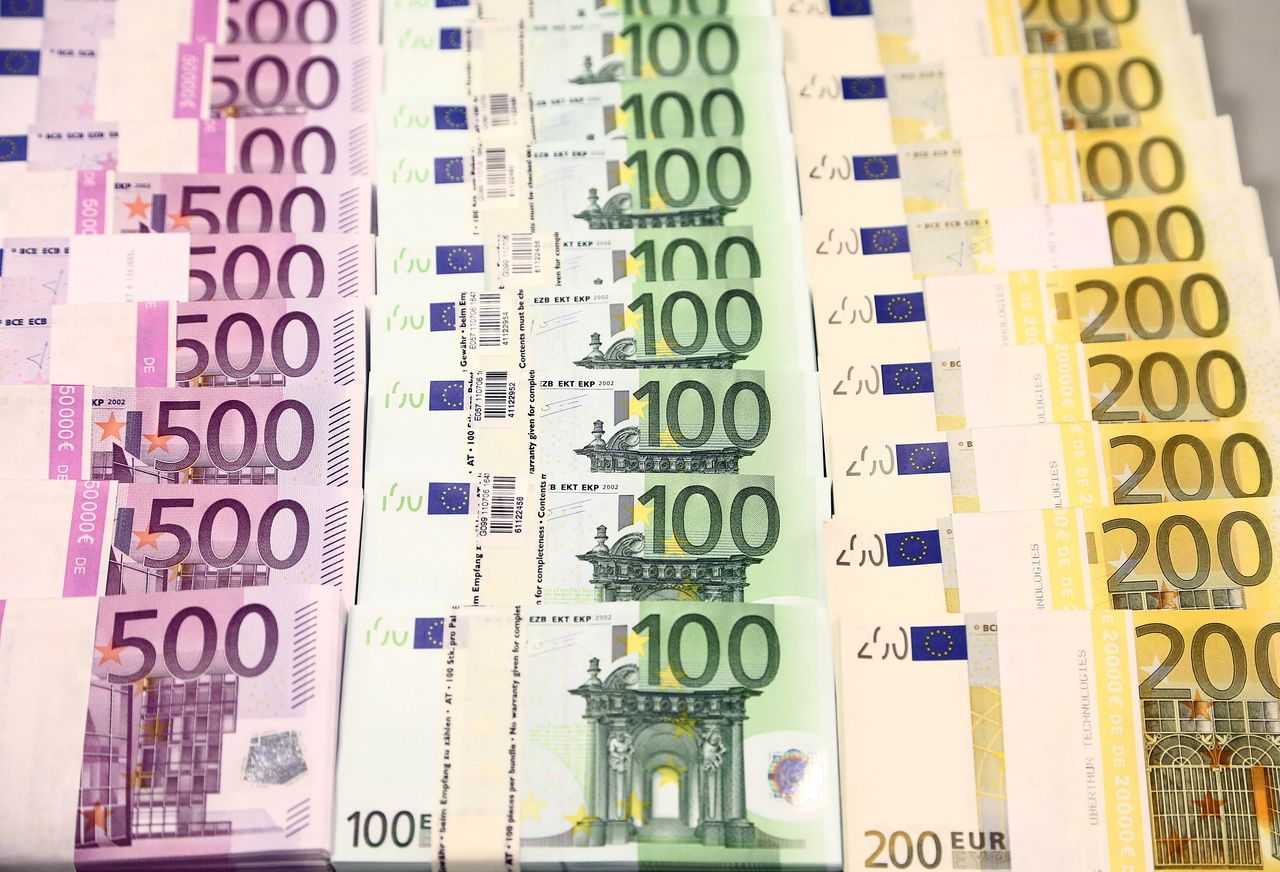 FILE PHOTO: Euro currency bills are pictured at the Croatian National Bank in Zagreb, Croatia, May 21, 2019. Picture taken May 21, 2019. REUTERS/Antonio Bronic