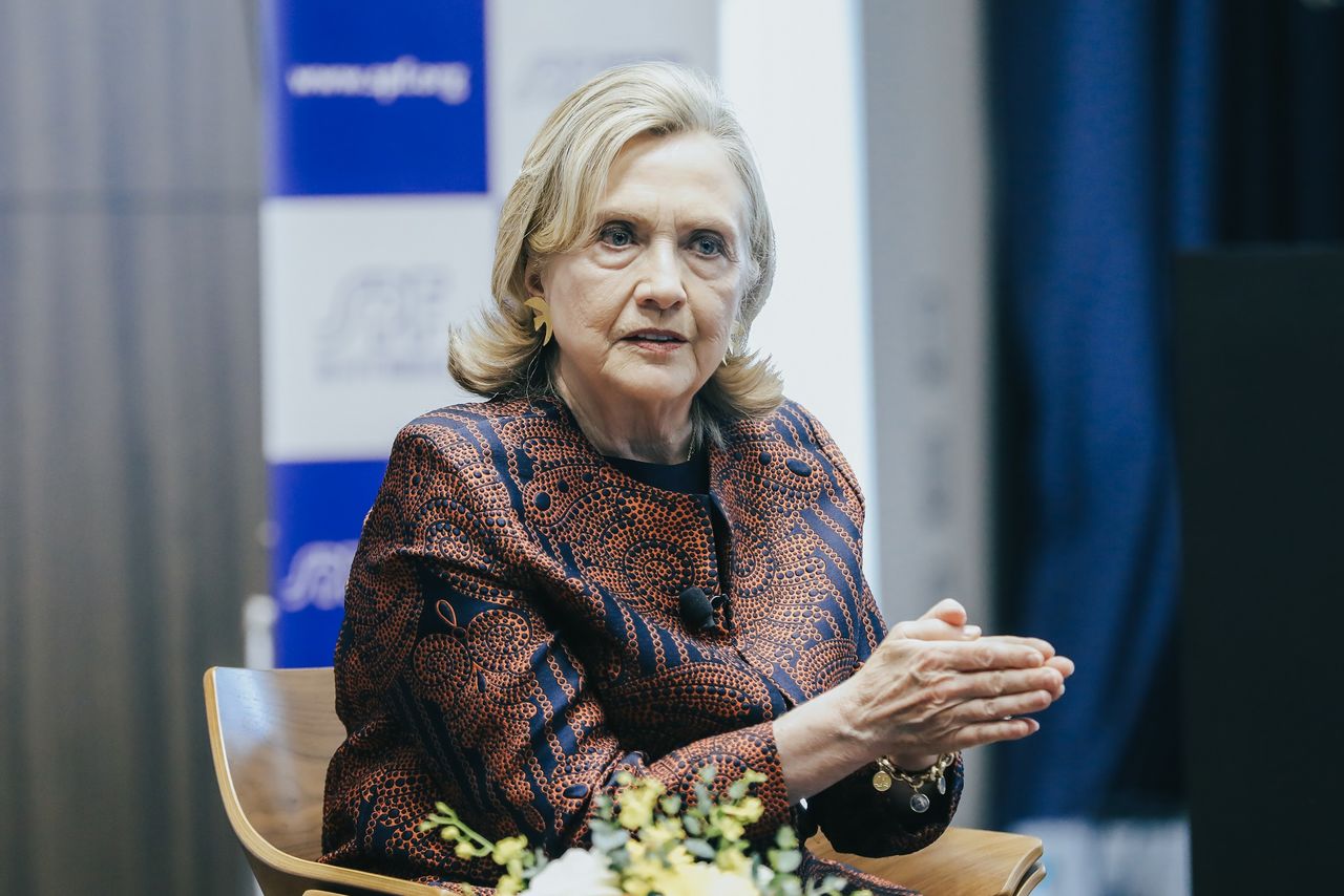Former US Secretary of State Hillary Clinton speaks in Tokyo on October 20, 2022. (Courtesy of the Sasakawa Peace Foundation)