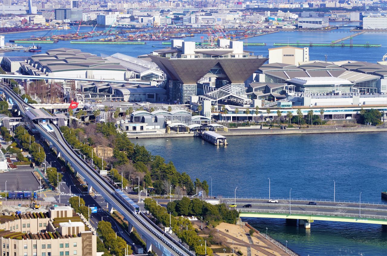 The Kōtō waterfront area, which is to be the site of the Tokyo Formula E race. The course will take racers around Tokyo Big Sight. (© Pixta)