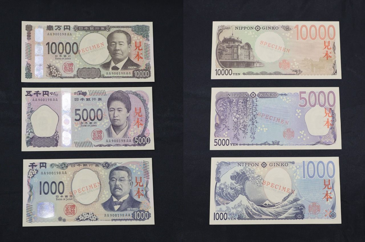 The lineup of new banknotes. (© Jiji)