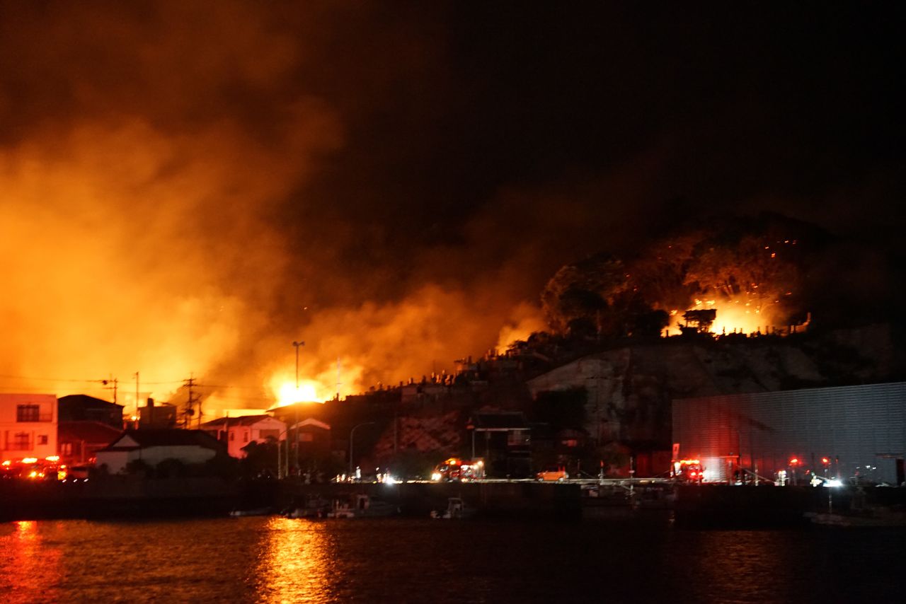 A fire blazes in Ōita on November 18, 2025. (© Jiji)