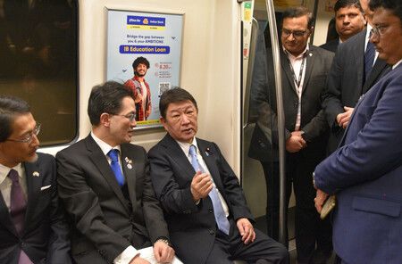 Motegi Inspects Japan-Backed Subway System in New Delhi