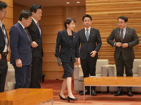 Japan Govt OKs Gender Equality Plan Featuring Maiden Name Use