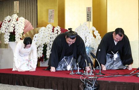 Sumo Wrestler Kirishima Clinches Ozeki Return