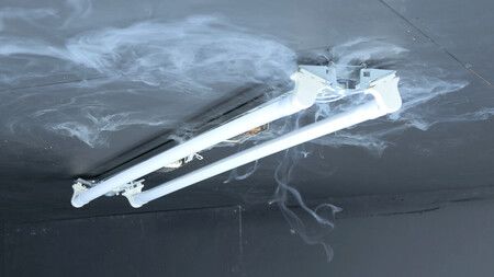 Japan Recommends Replacing Entire Fluorescent Lamp Fixture