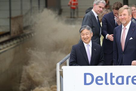 Japan Emperor Visits Dutch Water Research Institute