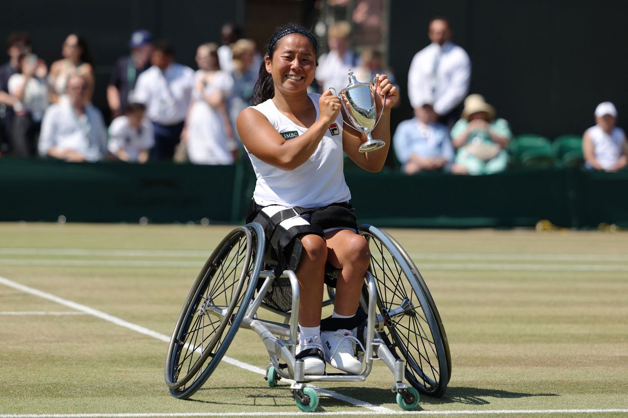 Kamiji Yui after winning her first Wimbledon women’s singles tournament on July 11, 2026. (© Reuters/Marko Djurica)