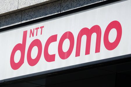 NTT Docomo to Raise Monthly Fees in Dec.