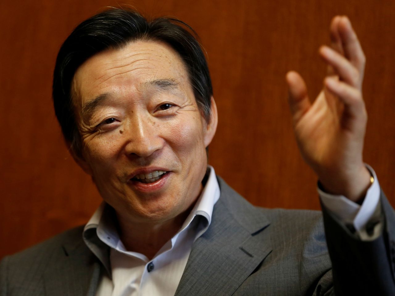 FILE PHOTO: Bank of Japan's (BOJ) Deputy Governor Kikuo Iwata speaks during an interview with Reuters at the BOJ headquarters in Tokyo June 24, 2013. REUTERS/Toru Hanai