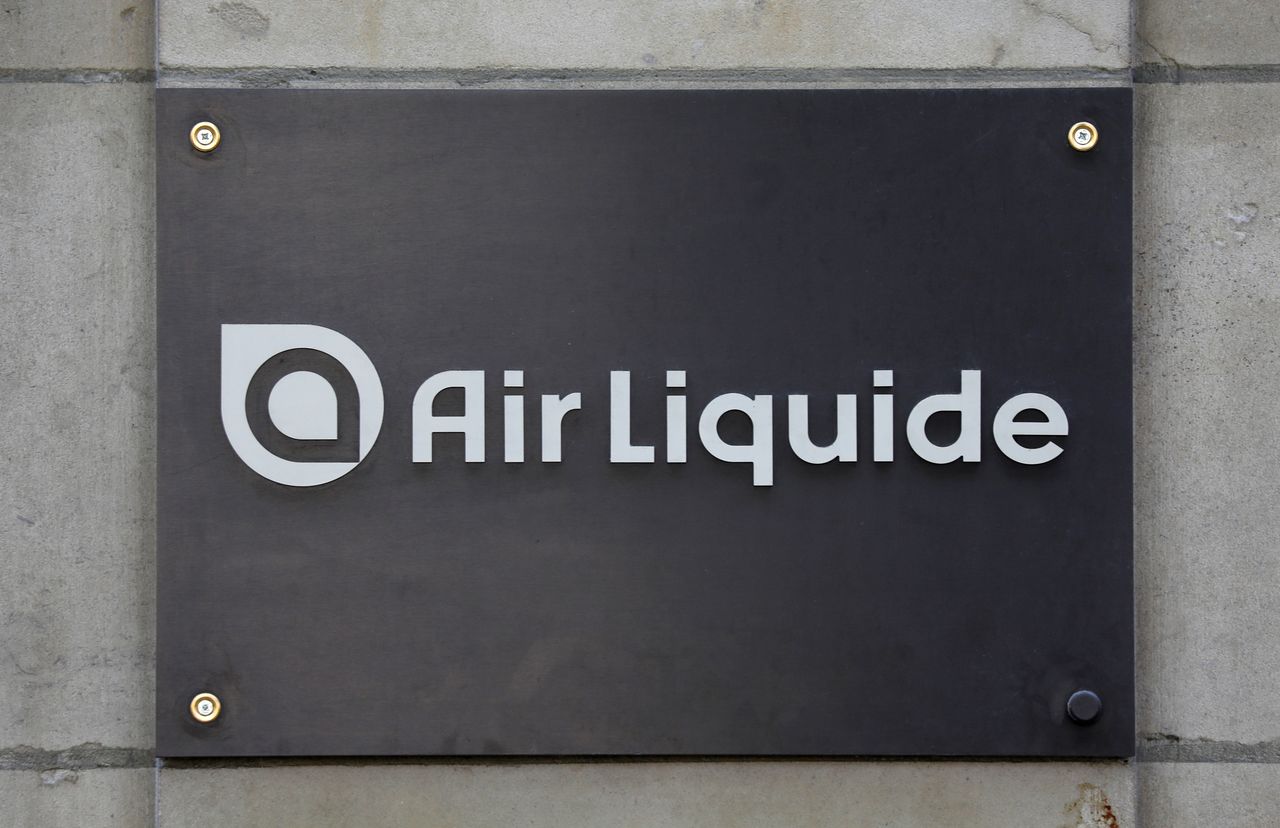 FILE PHOTO: The logo of Air Liquide is seen at the company's headquarters in Paris, France, April 24, 2020. REUTERS/Charles Platiau