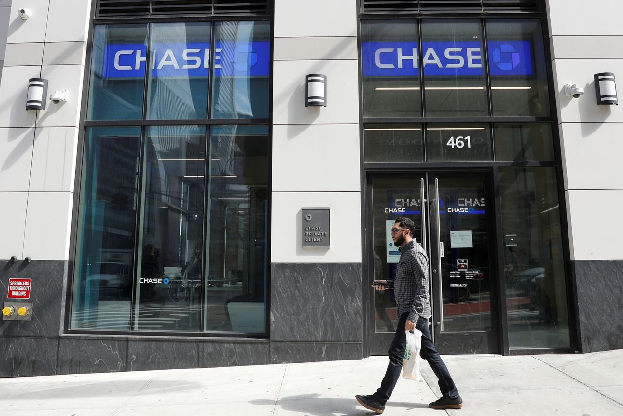 FILE PHOTO: Cameras are seen on the exterior of a Chase Bank branch in New York City U.S., April 7, 2021. REUTERS/Brendan McDermid/File Photo