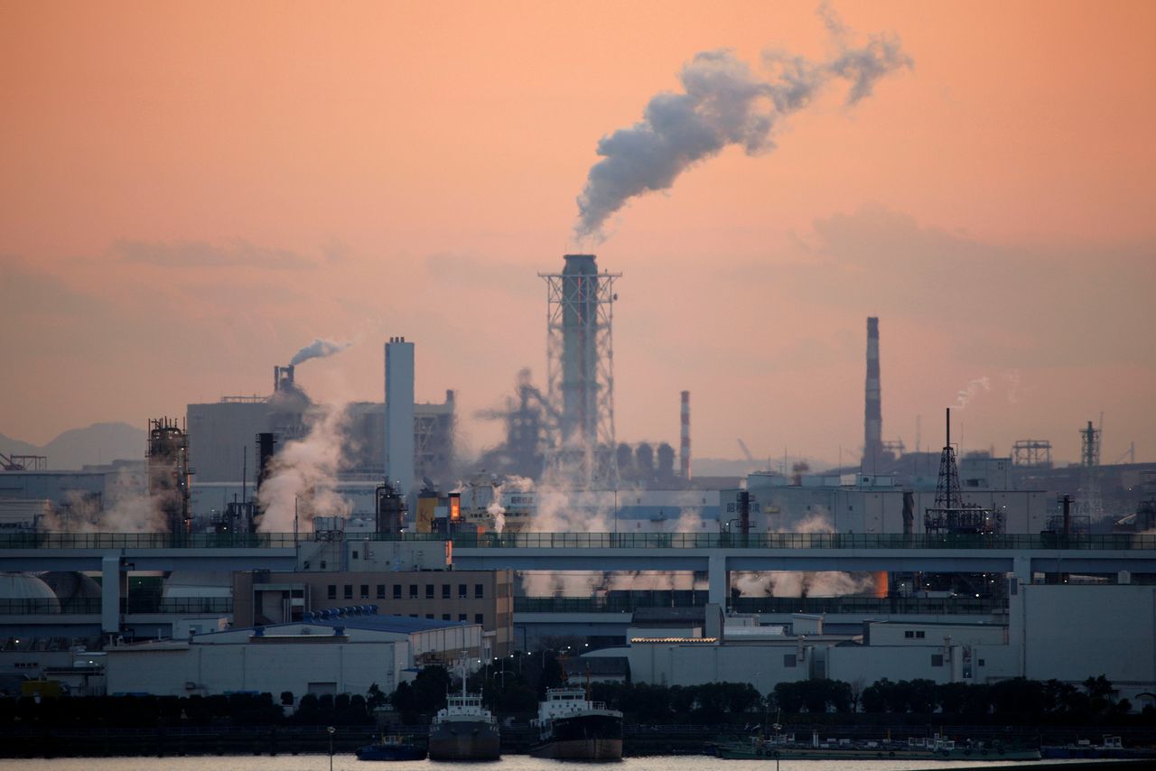 FILE PHOTO: Factories are seen near Tokyo. REUTERS/Stringer