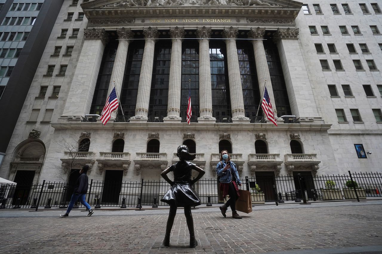 FILE PHOTO: The New York Stock Exchange is pictured amid the coronavirus disease (COVID-19) pandemic in the Manhattan borough of New York City, New York, U.S., April 16, 2021. REUTERS/Carlo Allegri