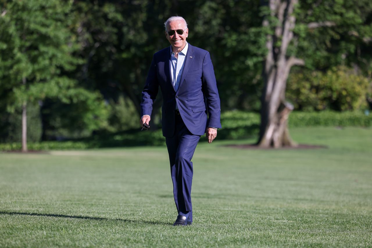FILE PHOTO: U.S. President Joe Biden arrives at the White House in Washington, U.S., following a trip to Wisconsin, U.S., June 29, 2021. REUTERS/Evelyn Hockstein