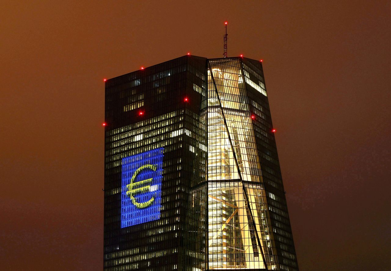 FILE PHOTO: The headquarters of the European Central Bank (ECB) in Frankfurt, Germany, March 12, 2016. REUTERS/Kai Pfaffenbach