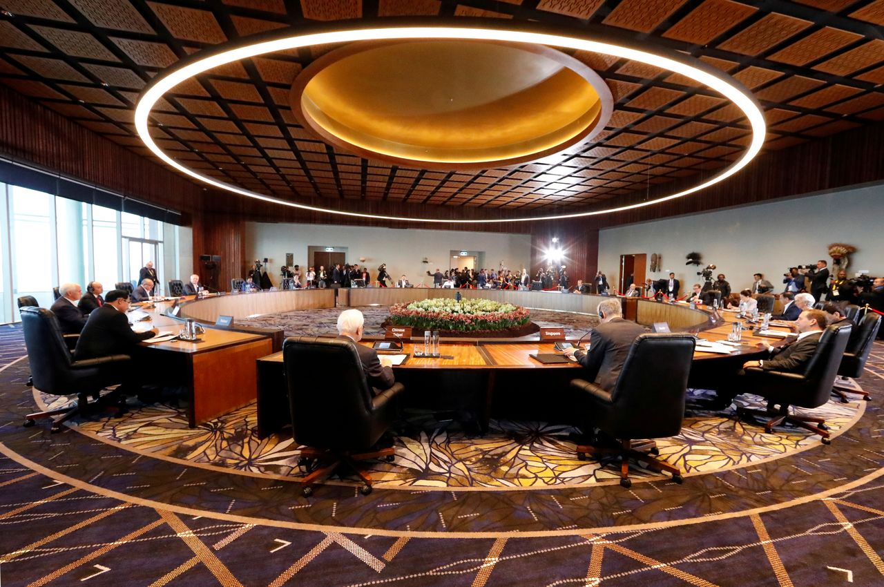FILE PHOTO: Leaders attend the retreat session of the APEC Summit in Port Moresby, Papua New Guinea November 18, 2018. REUTERS/David Gray/File Photo