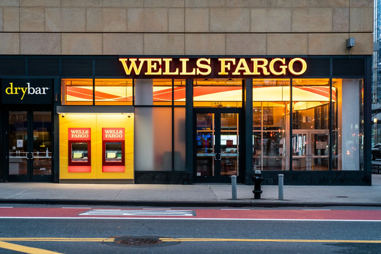 FILE PHOTO: Wells Fargo Bank branch is seen in New York City, U.S., March 17, 2020. REUTERS/Jeenah Moon