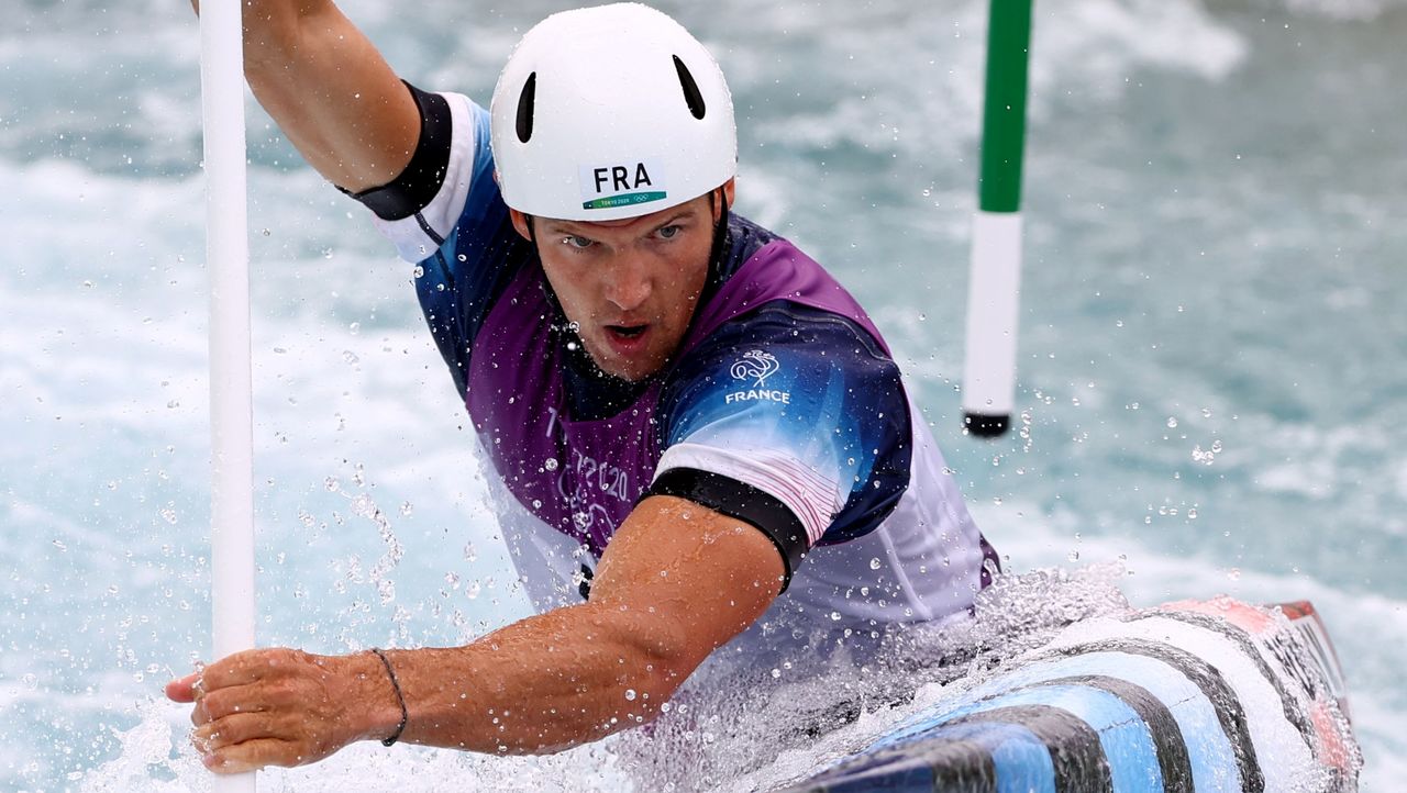 Tokyo 2020 Olympics - Canoe Slalom - Men's C1 - Semifinal - Kasai Canoe Slalom Centre, Tokyo, Japan - July 26, 2021. Martin Thomas of France in action REUTERS/Stoyan Nenov